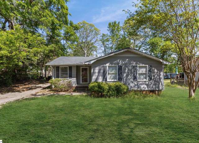 Property at 103 Faunawood Dr, Simpsonville, SC 29680, 3 beds, 1.5 baths