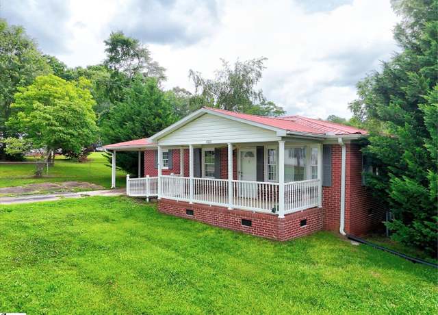 Property at 4006 Blue Ridge Cir, Greer, SC 29651, 2 beds, 1 bath