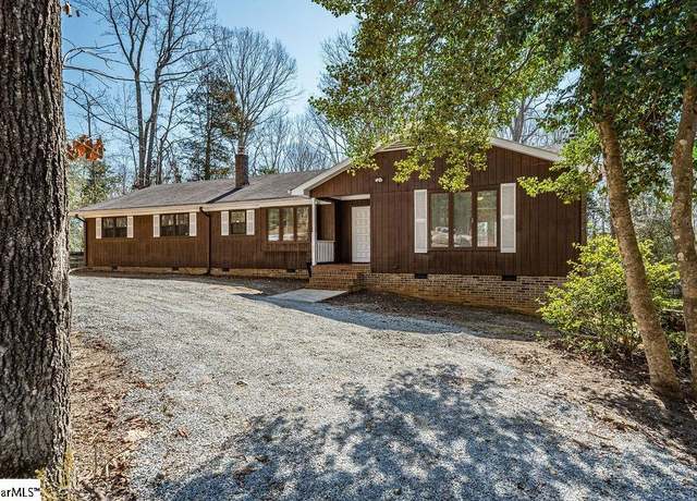 Property at 43 Carolina Way, Fountain Inn, SC 29644, 4 beds, 2.5 baths
