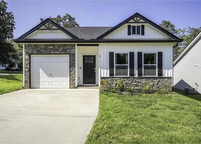 Property at 7 Lawrence St, Inman, SC 29349, 3 beds, 2 baths