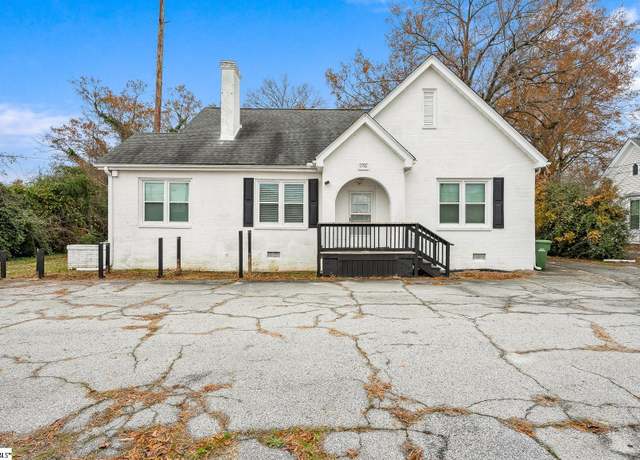 Property at 1156 Edgefield St, Greenwood, SC 29646, 3 beds, 3 baths