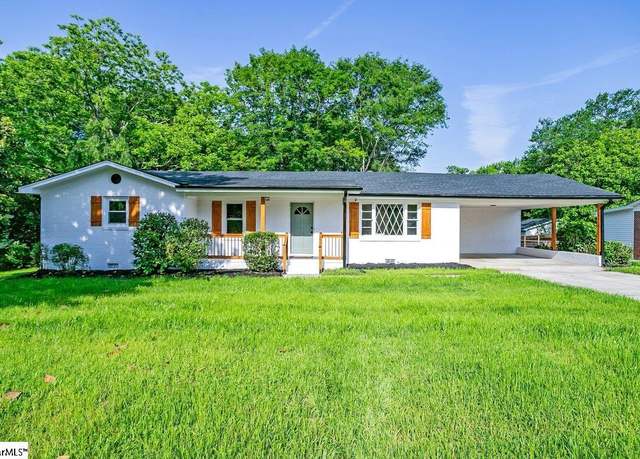 Property at 203 Homestead Dr, Taylors, SC 29687, 3 beds, 2 baths