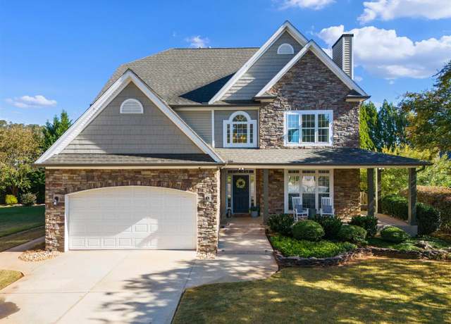 Property at 11 Garden Corners Ct, Simpsonville, SC 29681, 5 beds, 3.5 baths