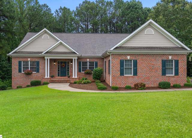 Property at 129 E Waterford Dr, Seneca, SC 29672, 4 beds, 3.5 baths