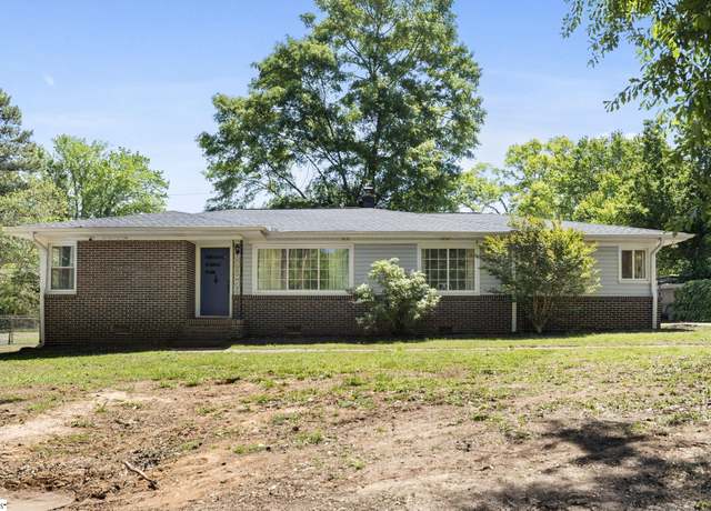 Property at 300 Woodvale Ave, Fountain Inn, SC 29644, 3 beds, 2 baths