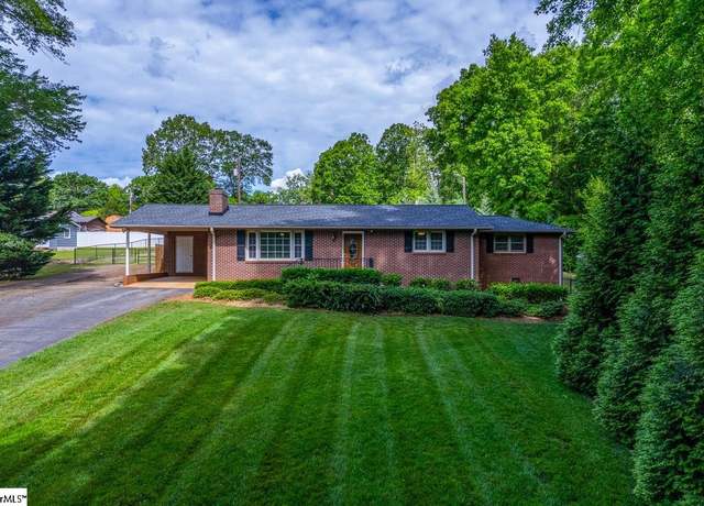 Property at 12 Nichols Dr, Inman, SC 29349, 3 beds, 2 baths