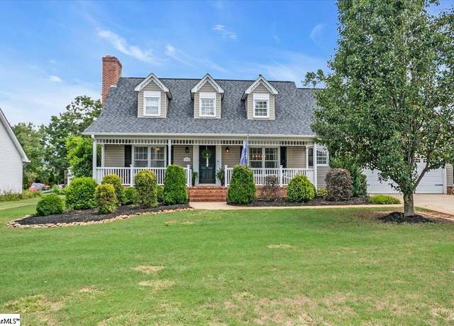 Property at 304 Clevington Way, Simpsonville, SC 29681, 4 beds, 2.5 baths