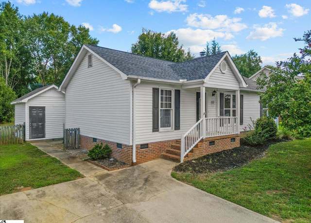 Property at 117 Oak Valley Dr, Simpsonville, SC 29681, 3 beds, 2 baths
