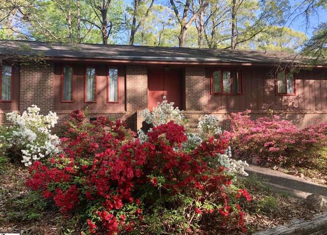 Property at 132 Rosecrest Rd, Spartanburg, SC 29303, 5 beds, 2.5 baths