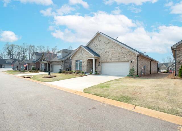 Property at 811 Vita Dr, Greer, SC 29651, 2 beds, 2 baths