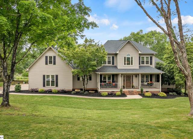 Property at 215 Holborne Dr, Easley, SC 29642, 5 beds, 4 baths