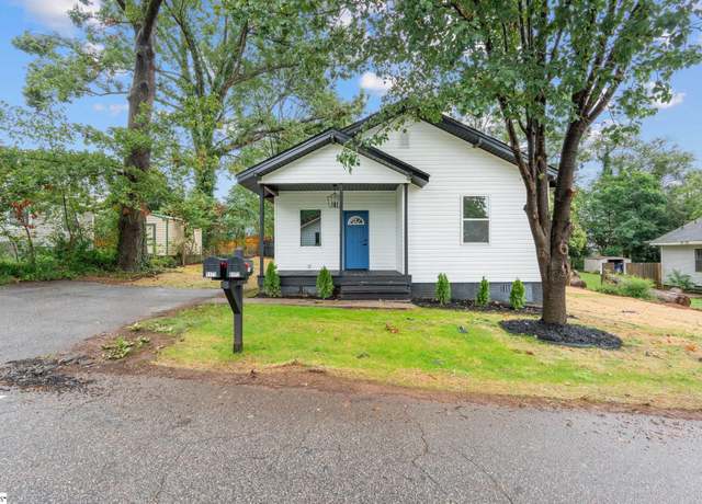 Property at 8172 9th St, Boiling Springs, SC 29316, 3 beds, 2 baths