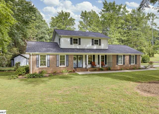 Property at 9 Mountain Brook Trl, Greenville, SC 29609, 3 beds, 2.5 baths