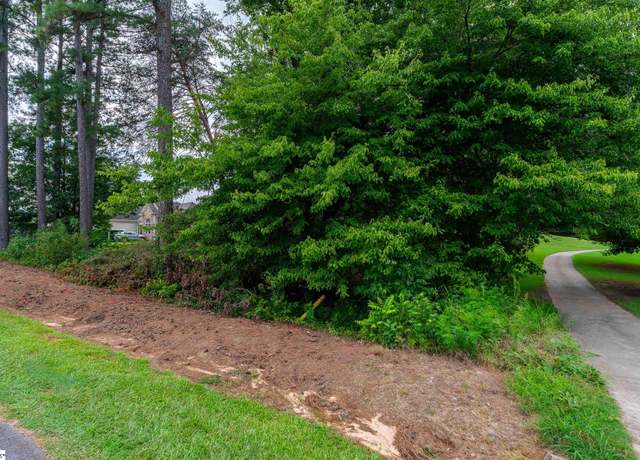 Property at 6 Laurelcrest Ln, Travelers Rest, SC 29690