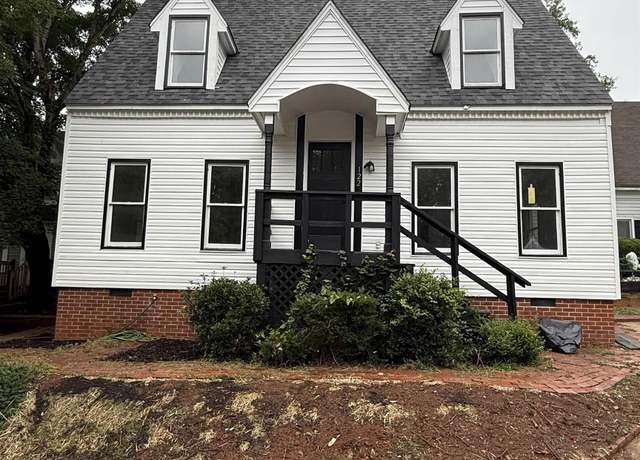 Property at 122 Franklin Dr, Central, SC 29630, 3 beds, 2 baths