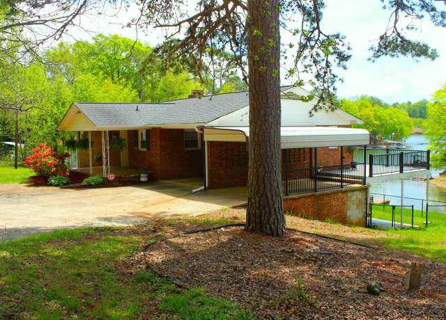 Property at 310 Trussel View Rd, Anderson, SC 29625, 4 beds, 3 baths