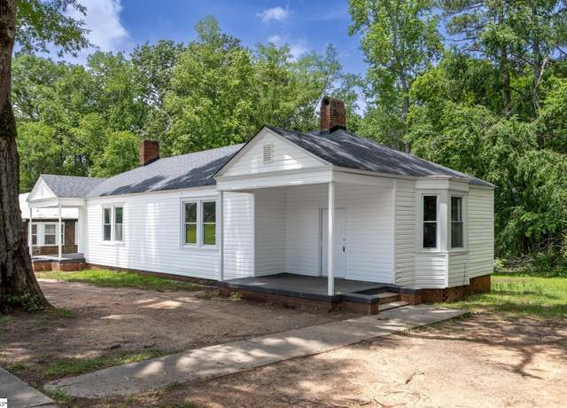 Property at 900 Milton Rd, Joanna, SC 29351, 3 beds, 1.5 baths