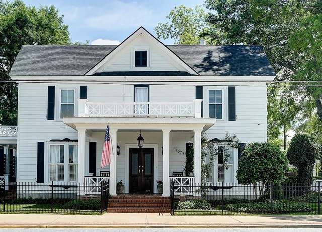 Property at 109 W Curtis St, Simpsonville, SC 29681, 4 beds, 2.5 baths