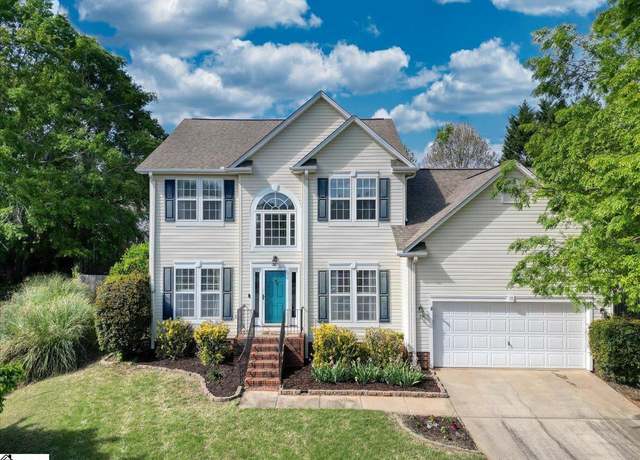 Property at 10 Avenel Ct, Simpsonville, SC 29681, 3 beds, 2.5 baths