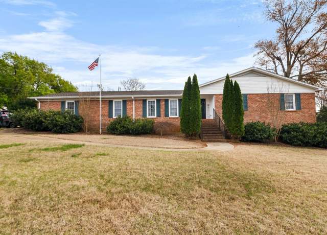 Property at 104 Autumn Hill Rd, Greer, SC 29651, 5 beds, 4 baths