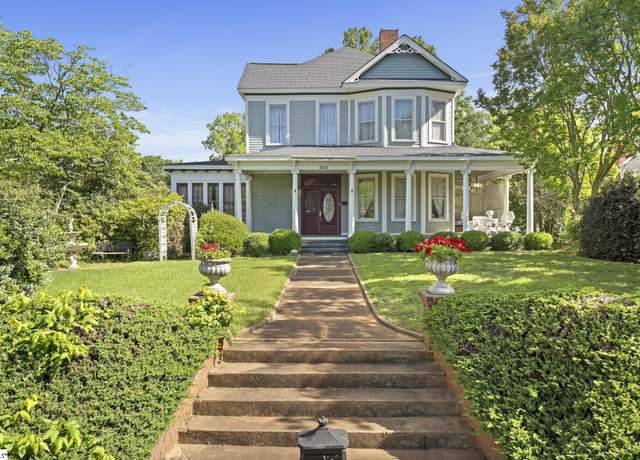 Property at 902 W Market St, Anderson, SC 29624, 4 beds, 3 baths