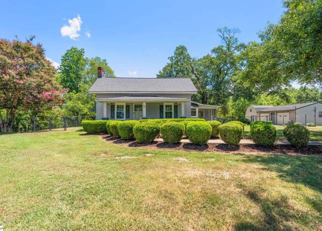 Property at 206 Ivydale Dr, Greenville, SC 29609, 3 beds, 1 bath