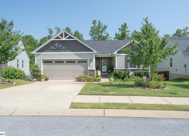 Property at 415 Edgehill Ct, Greenville, SC 29617, 3 beds, 2 baths
