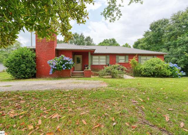 Property at 1504 E Rutherford St, Landrum, SC 29356, 4 beds, 2.5 baths