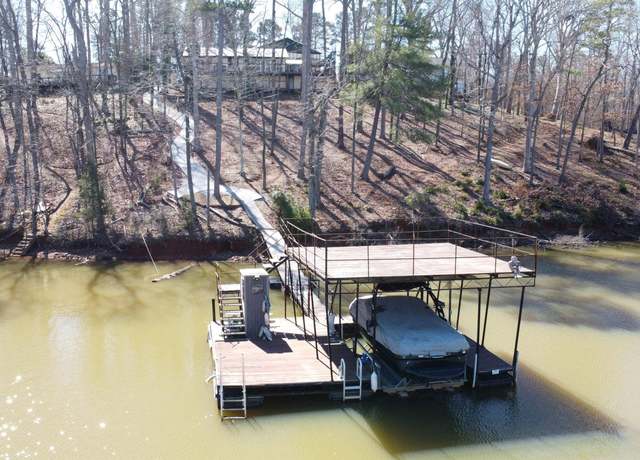 Property at 2152 Deloach Dr, Anderson, SC 29625, 5 beds, 3 baths