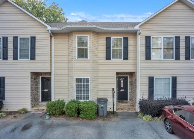 Property at 1122 E Lee Rd, Taylors, SC 29687, 3 beds, 2.5 baths