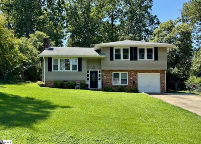 Property at 108 Marlboro Dr, Greenville, SC 29605, 3 beds, 2 baths