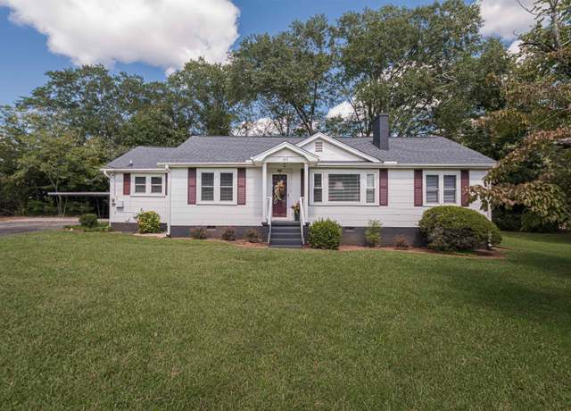 Property at 803 Anderson Dr, Liberty, SC 29657, 3 beds, 1.5 baths