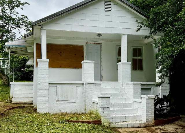 Property at 909 E South 2nd St, Seneca, SC 29678, 3 beds, 1 bath