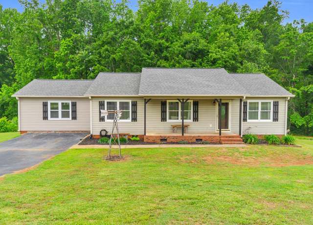 Property at 131 Seay Place Dr, Boiling Springs, SC 29316, 4 beds, 2 baths