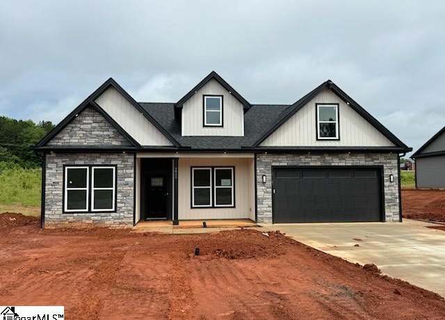 Property at 2929 Old Greenville Hwy, Central, SC 29630, 3 beds, 2 baths