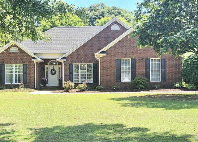 Property at 417 Gramercy Blvd, Spartanburg, SC 29301, 4 beds, 2 baths
