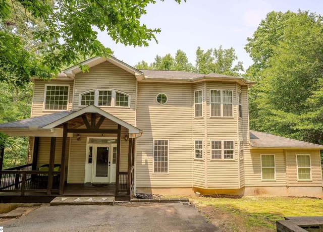 Property at 126 Midland Dr, Easley, SC 29640, 4 beds, 2.5 baths