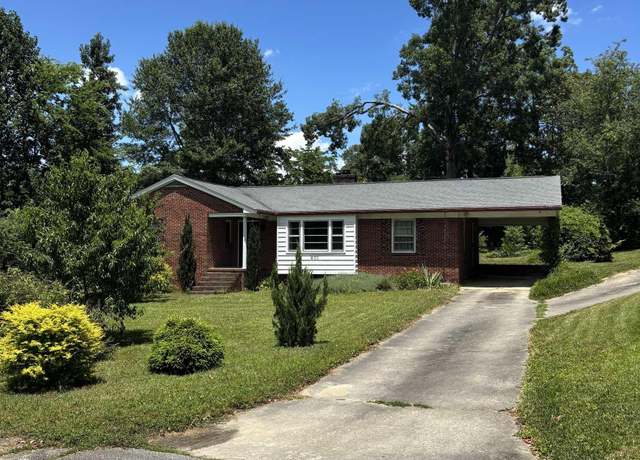 Property at 201 Longwood Dr, Taylors, SC 29687, 3 beds, 2 baths