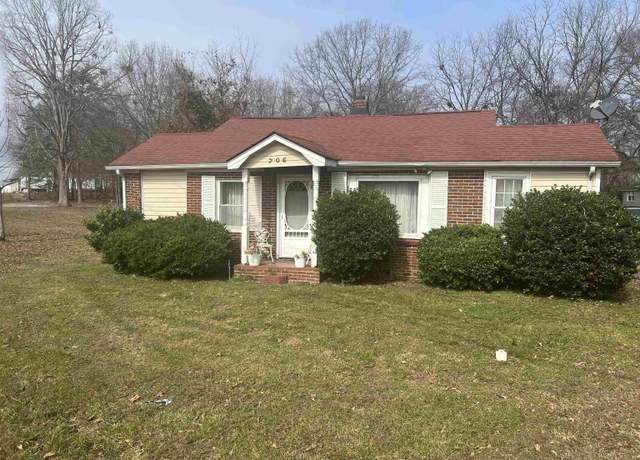 Property at 706 White Horse Rd, Greenville, SC 29605, 3 beds, 2 baths