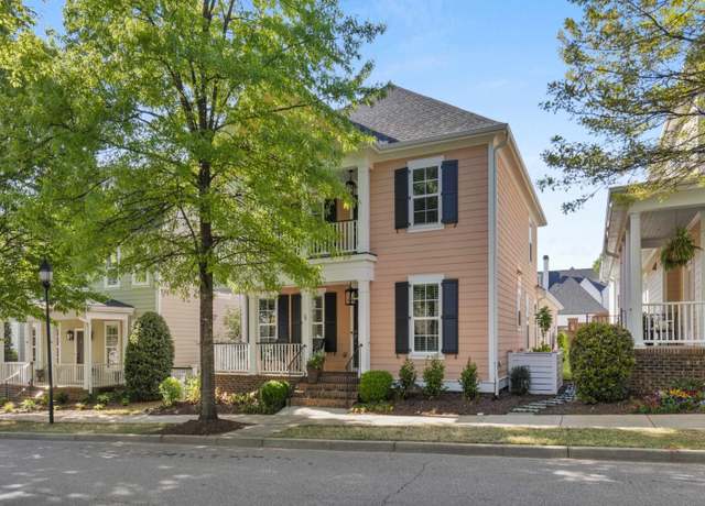 Property at 28 Hollingsworth Dr, Greenville, SC 29607, 5 beds, 4 baths