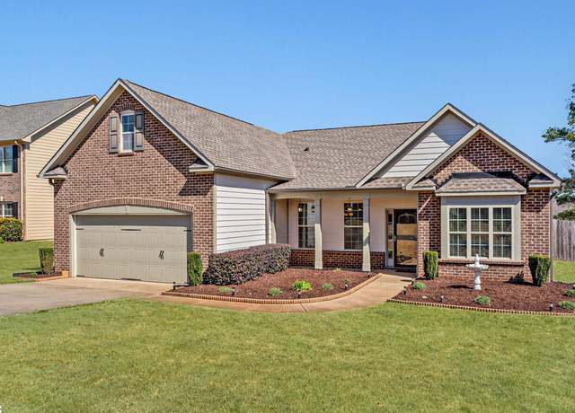 Property at 205 Silver Hawk Dr, Duncan, SC 29334, 3 beds, 2 baths