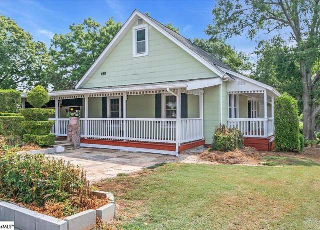 Property at 101 Iselin St, Simpsonville, SC 29681, 3 beds, 3 baths