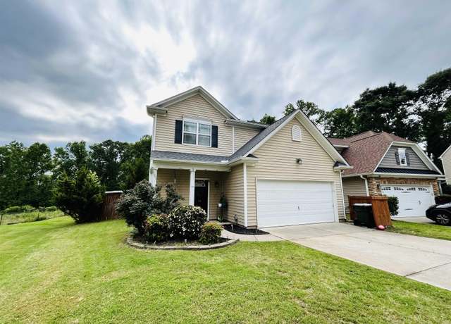 Property at 18 Parkwalk Dr, Greer, SC 29650, 3 beds, 2.5 baths