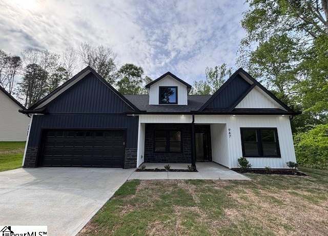 Property at 947 Mike Cir, Spartanburg, SC 29303, 3 beds, 2 baths