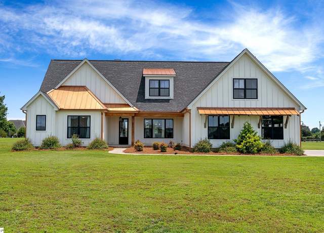Property at 110 Chicken Foot Creek Rd, Woodruff, SC 29388, 4 beds, 3.5 baths