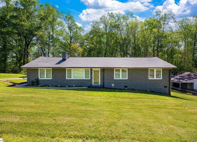 Property at 211 Meadow Rd, Laurens, SC 29360, 2 beds, 2 baths