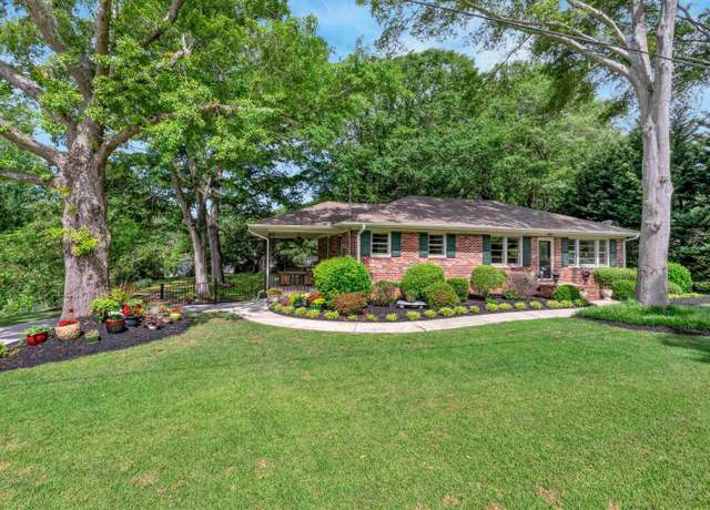 Property at 9 Stadium Dr, Greenville, SC 29609, 3 beds, 1.5 baths