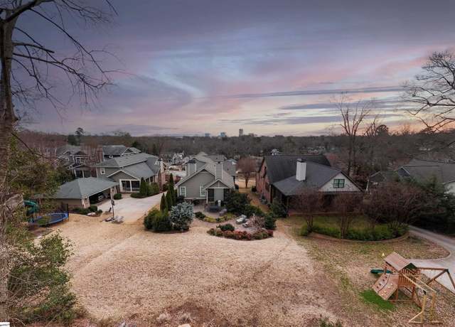 Property at 15 W Hillcrest Dr, Greenville, SC 29609