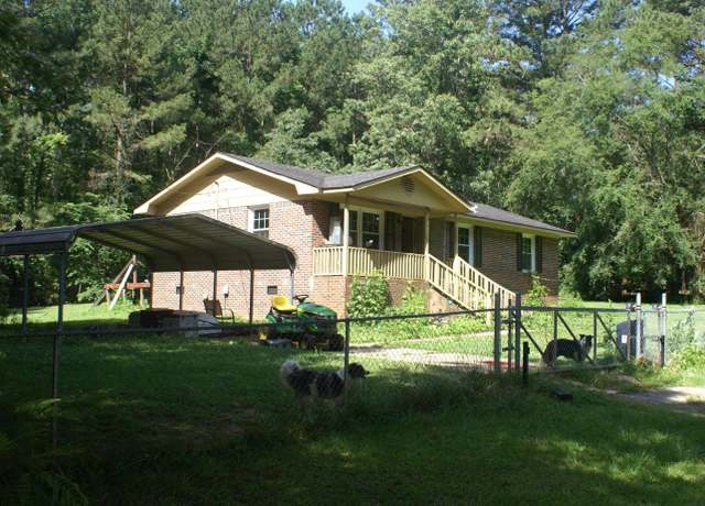 Property at 208 Baldwin Circle Ext, Clinton, SC 29325, 3 beds, 1.5 baths
