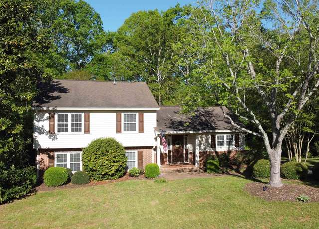 Property at 4900 Maplewood Dr, Greenville, SC 29615, 4 beds, 3 baths